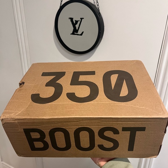 Adidas Yeezy 350 v2 "Oreo" - Picture 3 of 5